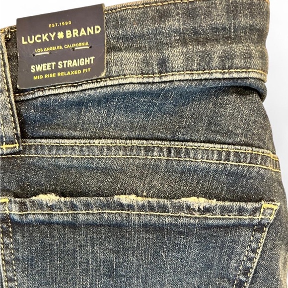 NWT Lucky Brand Women’s Mid Rise Sweet Straight Relaxed Fit Jeans, Size 4 - Picture 6 of 7
